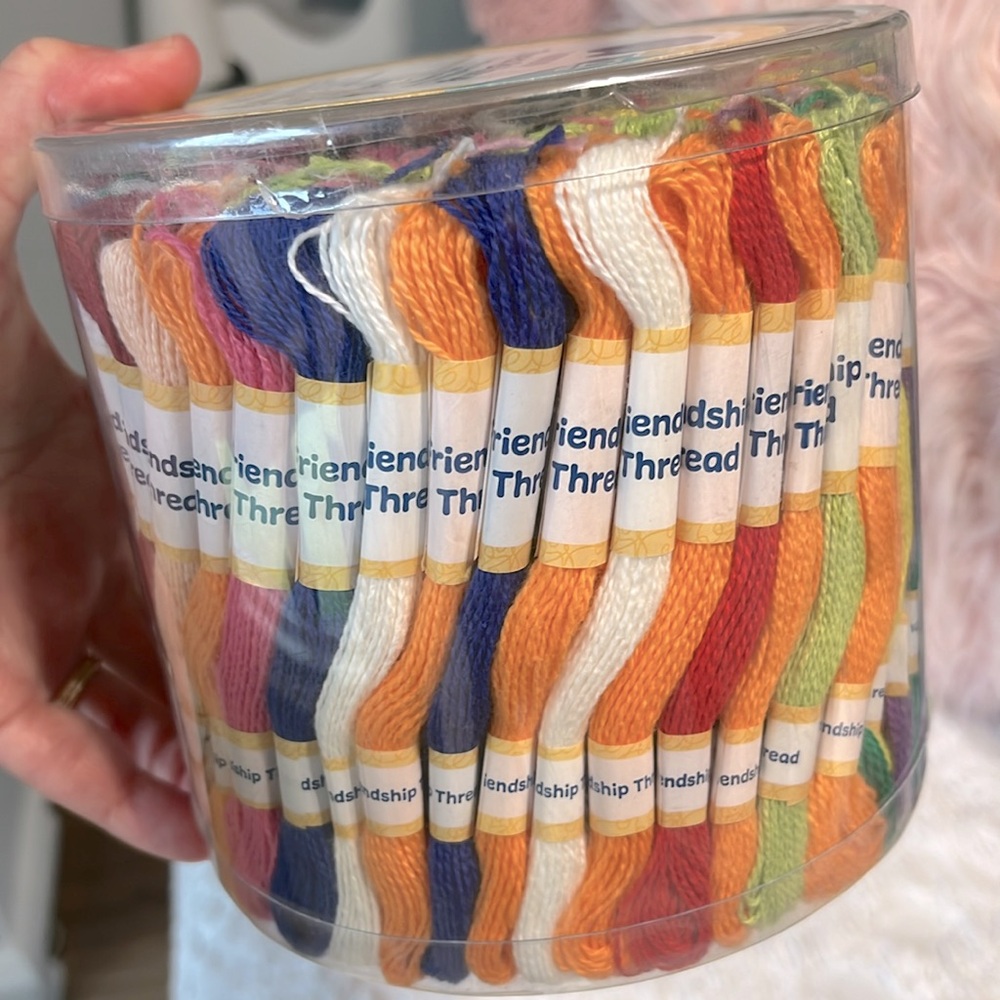 Hello Hobby Friendship Thread & Storage Set - Picture 3 of 4